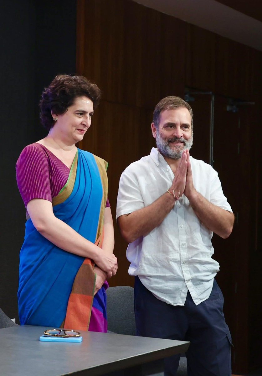 ratanac81230688's tweet image. आज ऑपरेशन सिंदूर के मुद्दे पर प्रियंका गांधी जी 4.30 बजे कांग्रेस पार्टी की तरफ से बोलेगी।

@priyankagandhi इंदिरा प्रियंका 😎💯