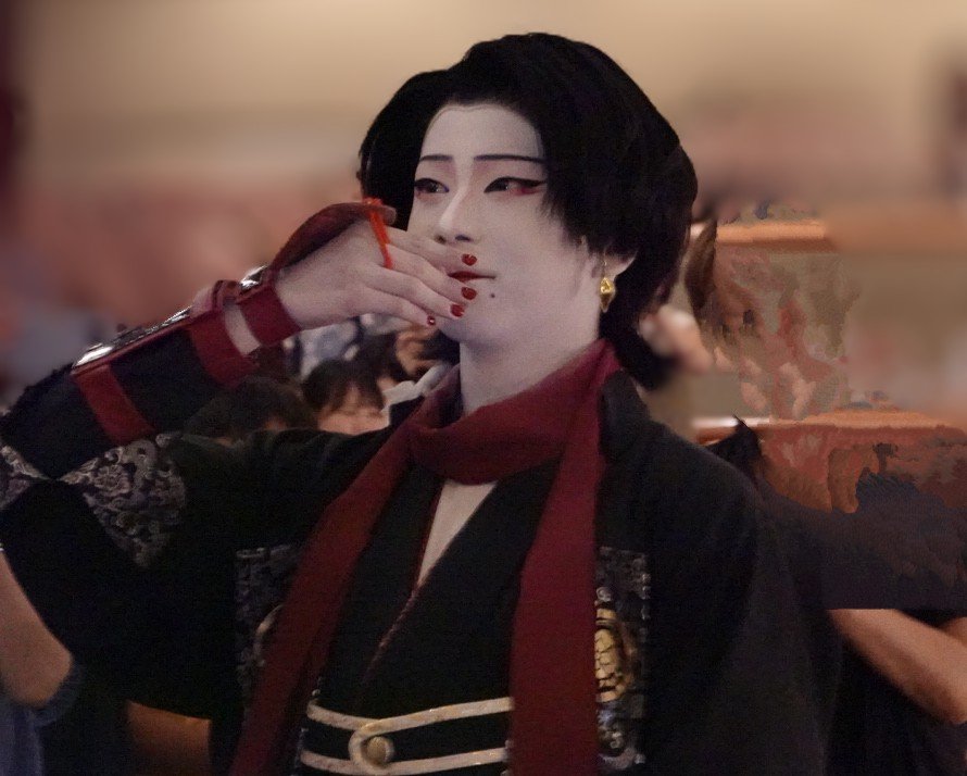 easteaglechun3's tweet image. 加州投げチュウ2秒前
ぱぱーん!と二階席に現れた加州清光が放った煌めきと客席の狂喜乱舞は一生の思い出です(笑)#刀剣乱舞歌舞伎 #とうかぶ