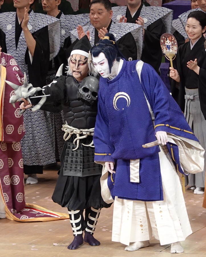 easteaglechun3's tweet image. 三日月に追われて花道を駆けてくるまつ虫くんの一連の動きがあまりにも凄くて、いつもドキドキして観てました
#刀剣乱舞歌舞伎 #とうかぶ