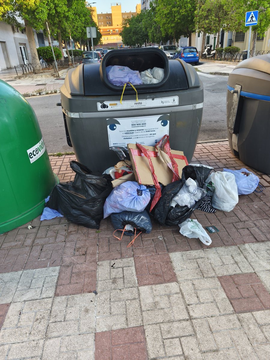 NachoRomera1's tweet image. A ver @LimasamOficial
Cuando veis está imagen a diario durante meses en calles d @malaga
Cuando ls vecinos llevan tiempo solicitando más contenedores, porque uno es insuficiente
Por qué no lo colocáis?
Para que la Porras pueda llamar guarros a los vecinos?
#PorrasYoNoMiento