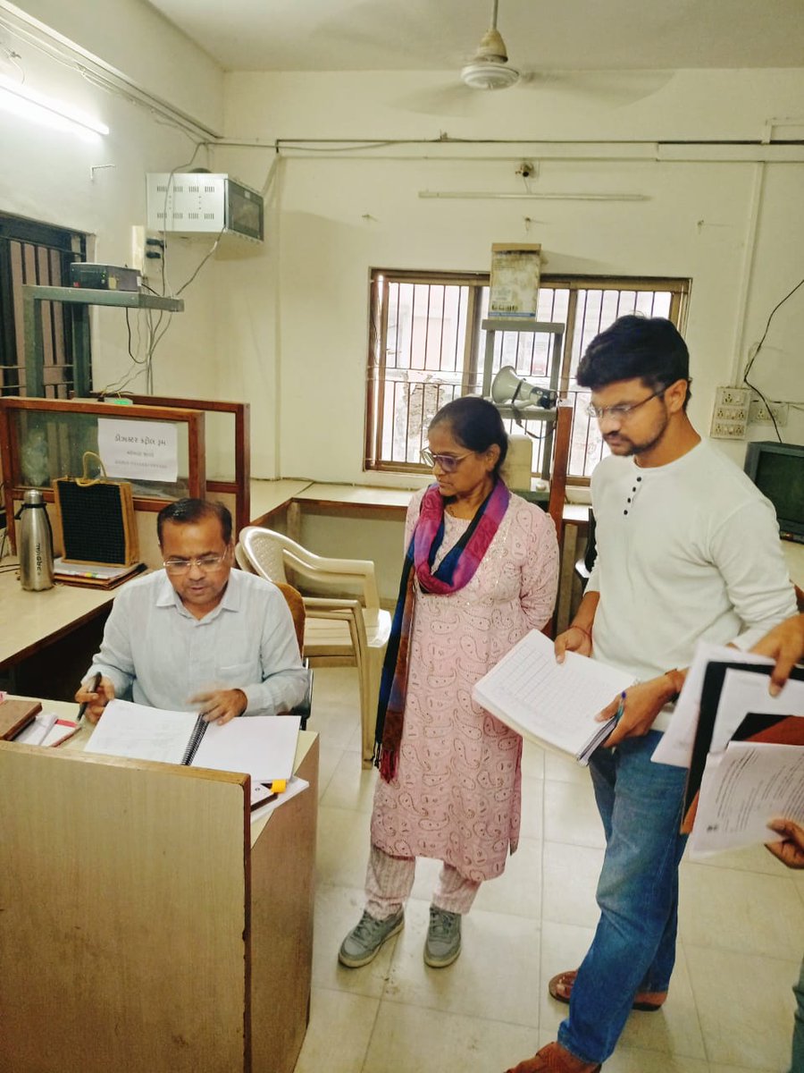 Collector Mehsana (@collectormeh) on Twitter photo જિલ્લામાં વરસેલ ભારે વરસાદના પગલે ડિસ્ટ્રીક્ટ ડિઝાસ્ટર કંન્ટ્રોલ રૂમની મુલાકાત લઇ વરસાદના આંકડાઓ બાબતે તથા ધરોઇ ડેમના જળ સ્તર વિશે માહિતી મેળવી.
<a href="/CMOGuj/">CMO Gujarat</a> <a href="/revenuegujarat/">Revenue Dep. Gujarat</a> <a href="/infomahesanagog/">Info Mahesana GoG</a> જિલ્લામાં વરસેલ ભારે વરસાદના પગલે ડિસ્ટ્રીક્ટ ડિઝાસ્ટર કંન્ટ્રોલ રૂમની મુલાકાત લઇ વરસાદના આંકડાઓ બાબતે તથા ધરોઇ ડેમના જળ સ્તર વિશે માહિતી મેળવી.
<a href="/CMOGuj/">CMO Gujarat</a> <a href="/revenuegujarat/">Revenue Dep. Gujarat</a> <a href="/infomahesanagog/">Info Mahesana GoG</a>