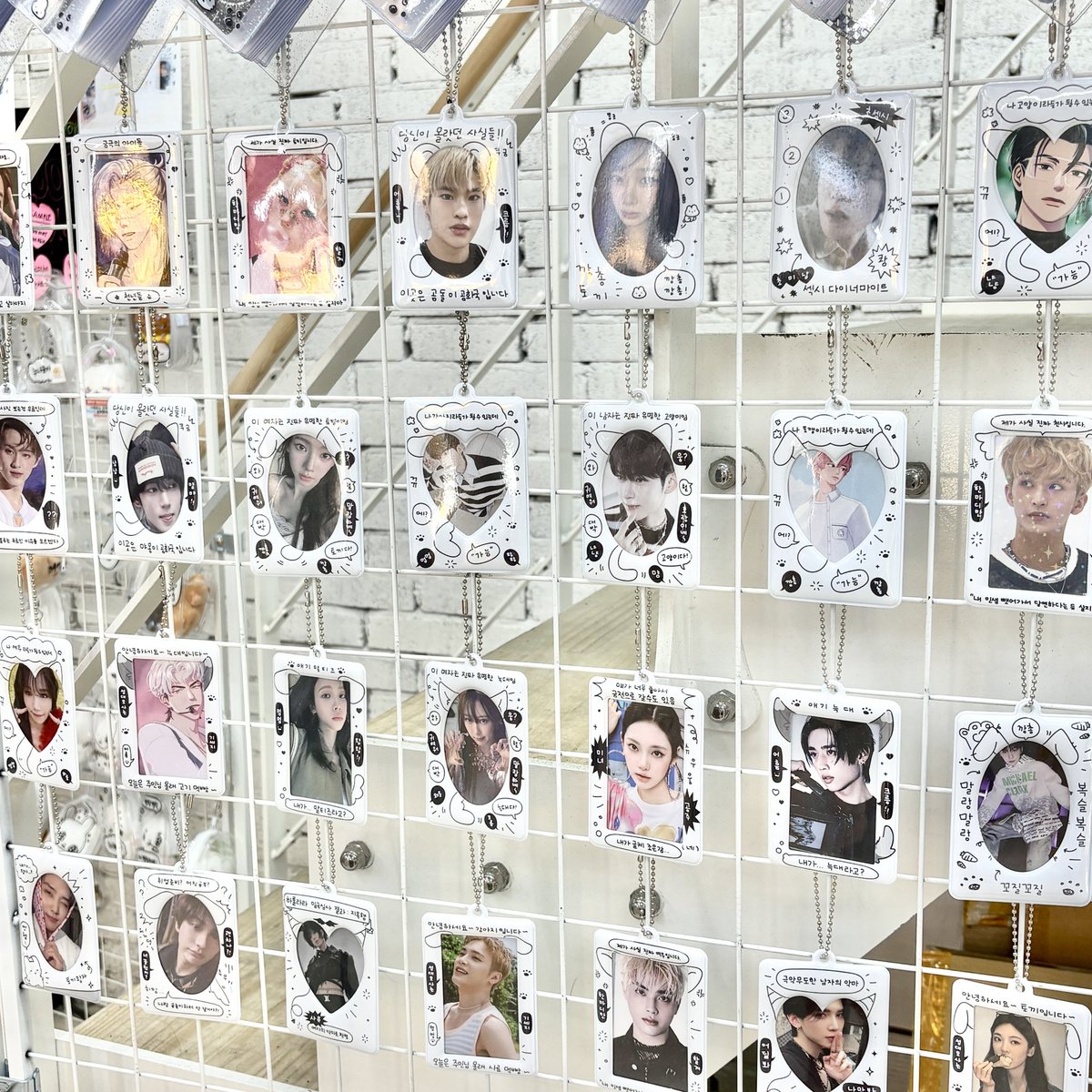 DUCKYWORLD_KR's tweet image. 🍀주접 포카홀더 신상 입고🍀
💚더키월드 신상💚