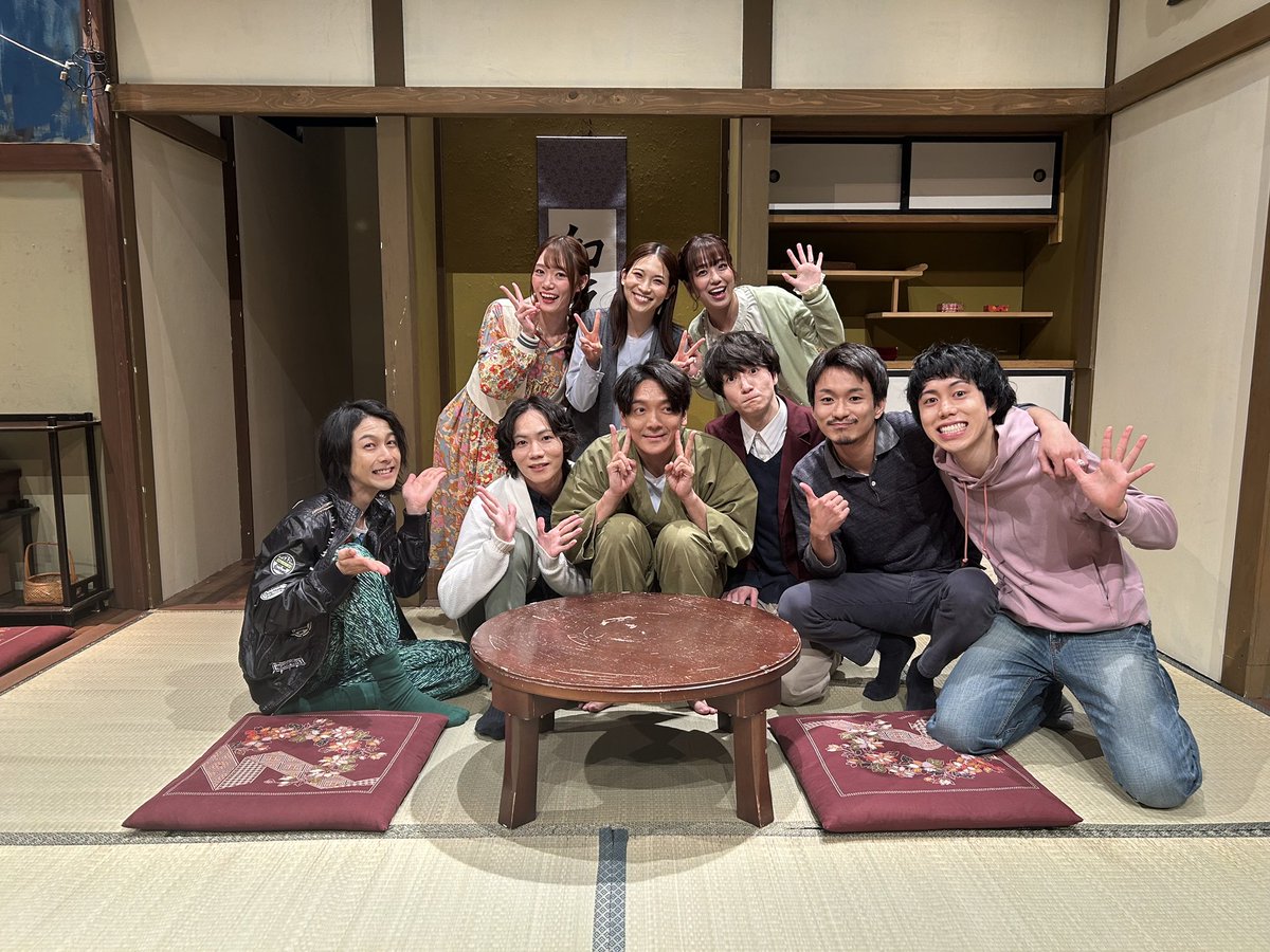 SYOGOYOSHIDAda's tweet photo. ＃なるべく派手な服を着る

久下恭平プロデュース
終了しました！！！
ご来場いただいたお客様誠にありがとうございました☺️☺️
本当にお疲れ様、久下恭平。
あんたのおかげでとても楽しい舞台でした！！ https://t.co/NL99jfLakv
