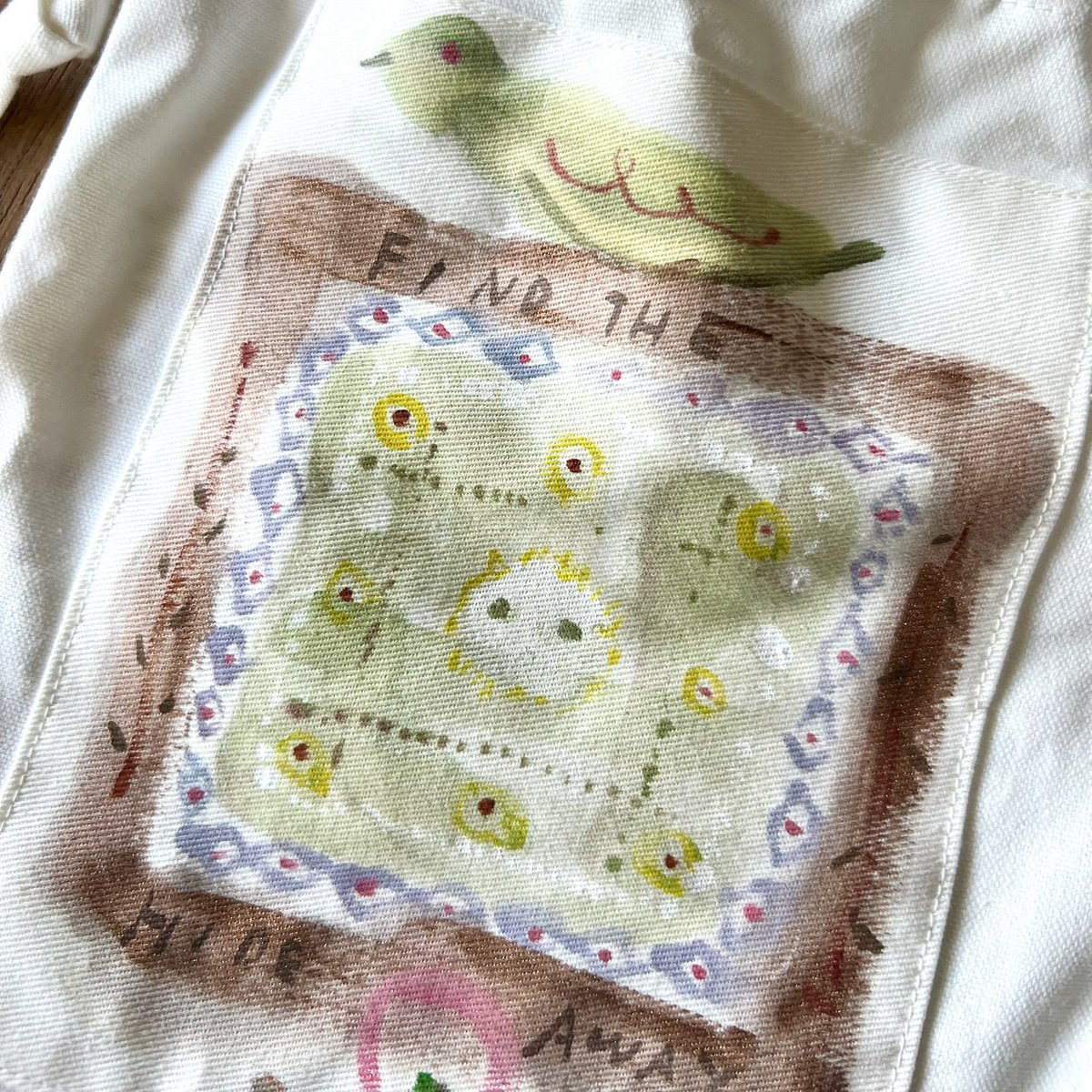 DOMA_YORIKO's tweet image. 7/28(月) 14:00-18:00 open
クンジユウスケ🆕巾着トート&amp;amp;ポシェット
左から
「FIND THE HIDE AWAY」
「far away」
「Alone」
作家お手製のバッグに直接絵を描いた一点もの
一緒に出かけられる絵画作品です

通販や商品に関するお問合せはdm・mailでお気軽にどうぞ
#yusukegunji
#DOMA #kyoto #雑貨屋