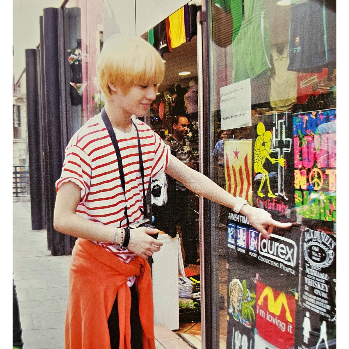 minzu525's tweet image. I love rewatching old photobooks and rediscovering Taemin photos I forgot about 😂