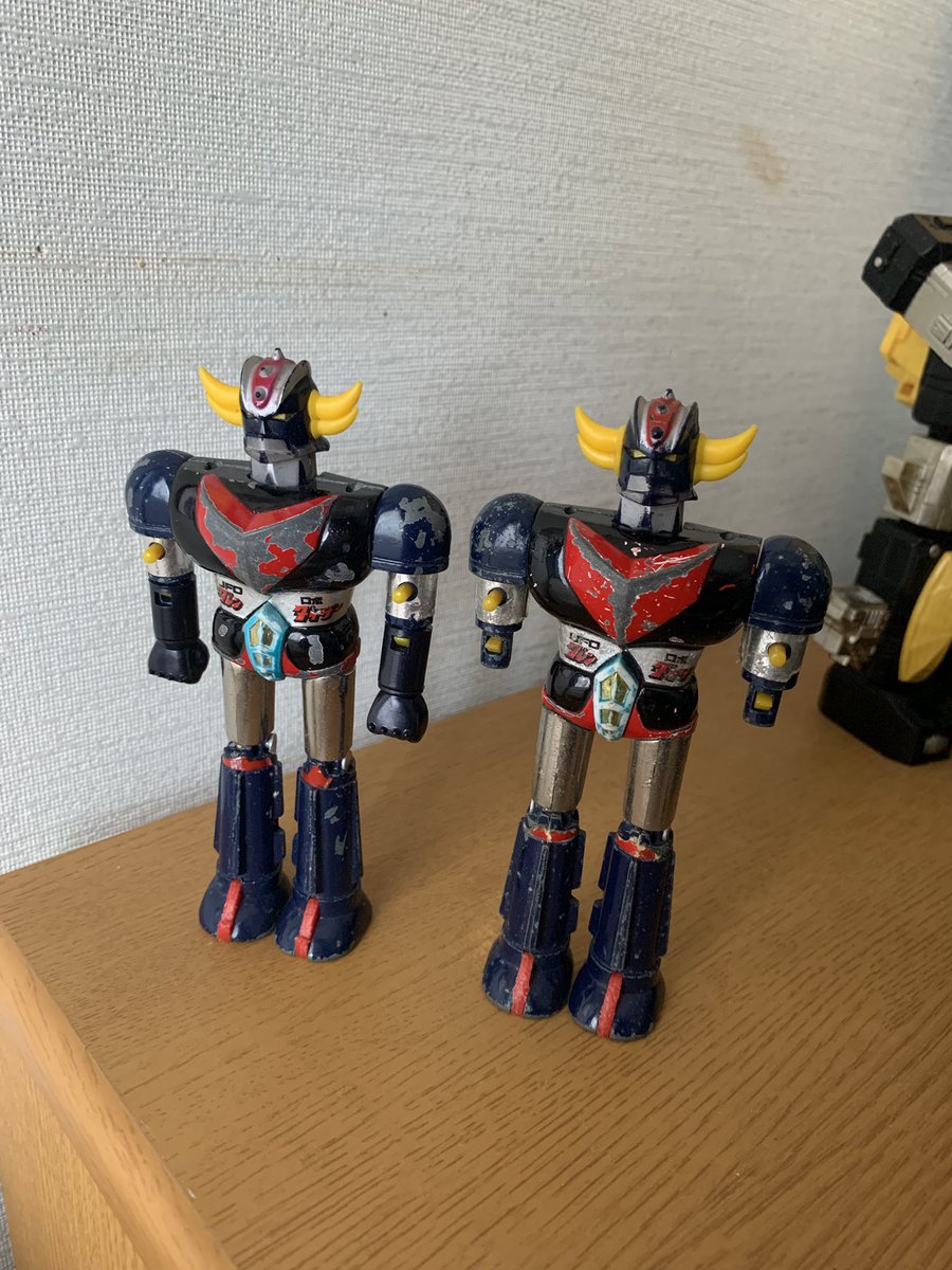 tai_0103's tweet image. 手持ちのグレンダイザー見比べると足の部分だったり腰の部分結構違ってて驚き
何期と何期なんだろう