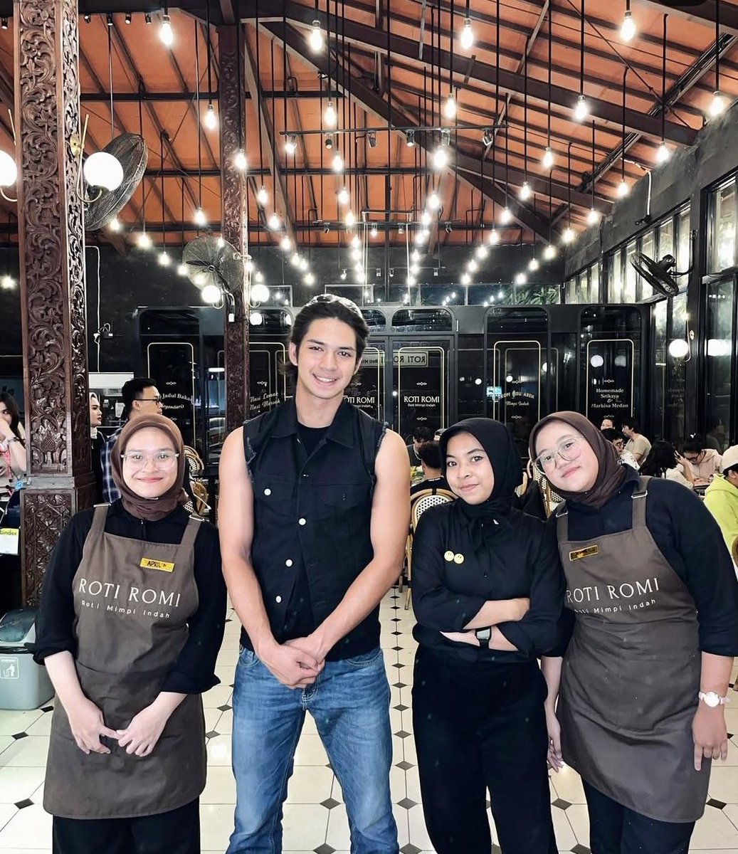 cyvanille's tweet image. GANTENG BANGET MELEBIHI YANG PALING GANTENG πππππ«΅π»π«΅π»π«΅π»π«΅π»π«΅π»