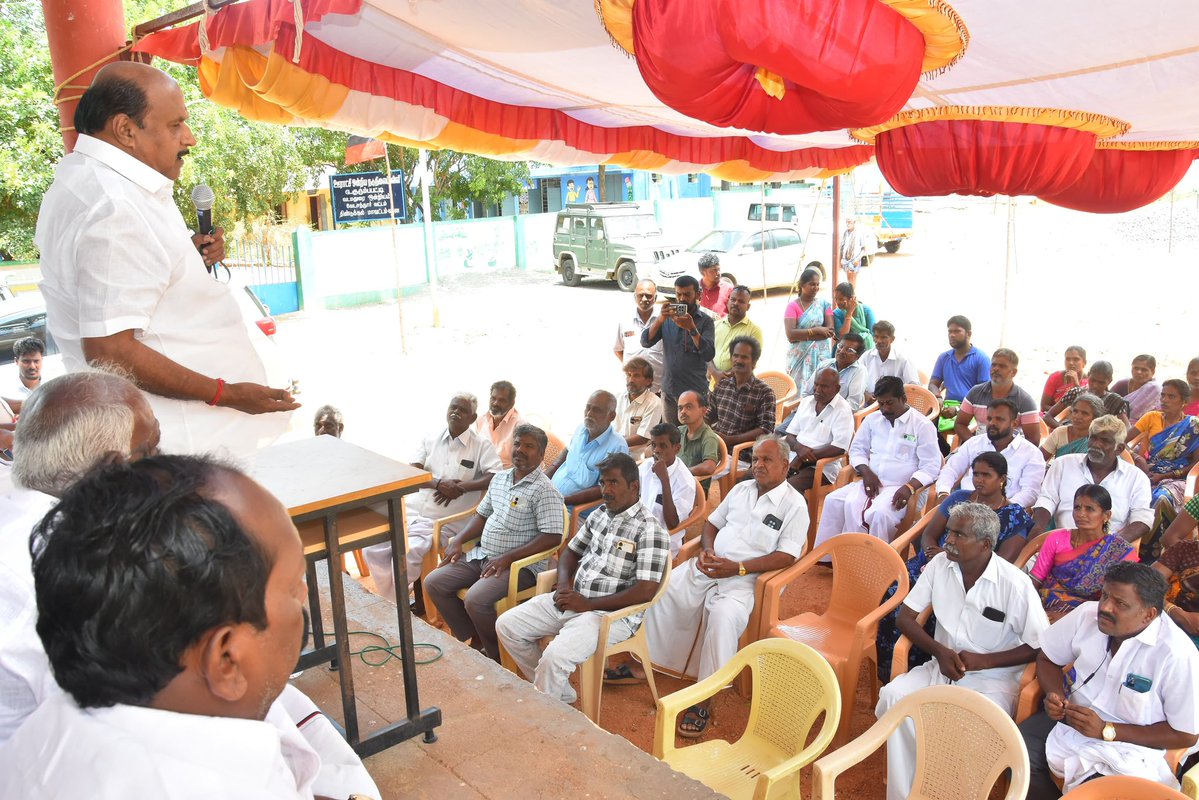 இன்று திண்டுக்கல் மாவட்டம் வேடசந்தூர் சட்டமன்ற தொகுதிக்கு உட்பட்ட, வடமதுரை ஒன்றியம், மோர்பட்டி ஊராட்சி, ஜி.குரும்பபட்டியில் 

பிலாத்து - அய்யலூர் - செங்குறிச்சி - மூக்கர பிள்ளையார் கோயில் வரை  (NABARD RIDF) திட்டத்தின் கீழ் (ரூ. 159.87 லட்சம்) மதிப்பீட்டில் சுமார் 3கிமீ வரை புதிய