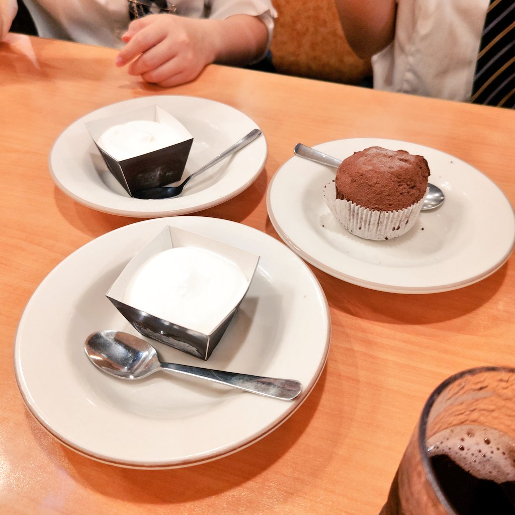 ねこさん、海月さんとお茶会😆