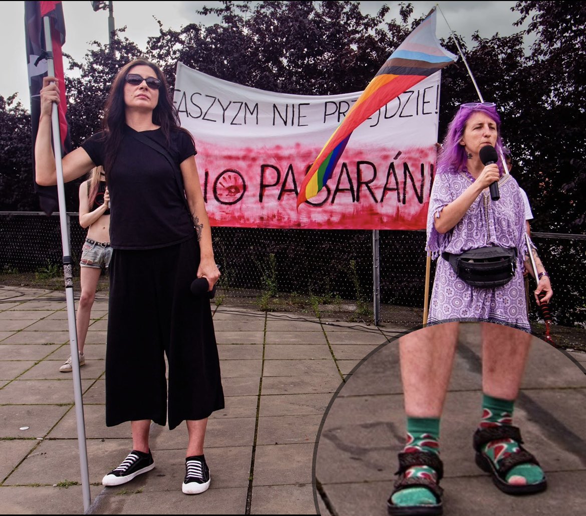 obserwujesobie's tweet image. Proteścik „antyfaszystowski” w Szczecinie.
Psiapsi Katarzyny Kotuli - Monika Tichy, uczestniczka komisji sejmowych, strajków kobiet itd.
Portfolio. Za mocne.