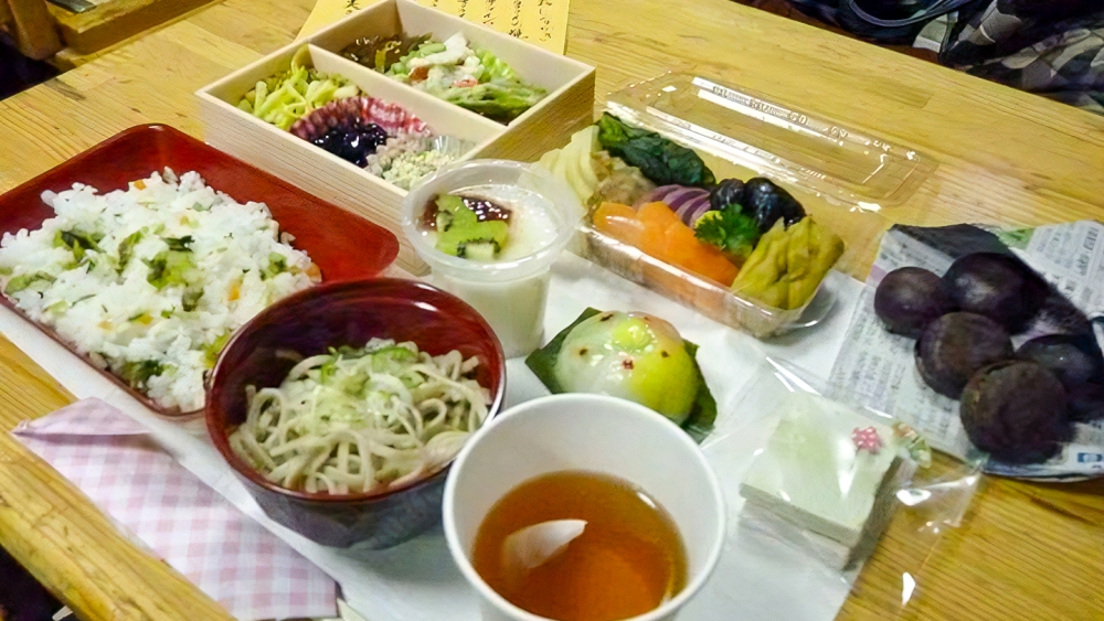 japan's tweet photo. Feel like riding inside a charming ""moving art museum"" π? Explore Akita Prefecture on the Akita Nairiku Line! Take in elegant window-framed landscapes ποΈ that change with the seasons, savor farmer-made meals, & connect with the community.
#JapanOnTrack https://t.co/u0aAKwymmv