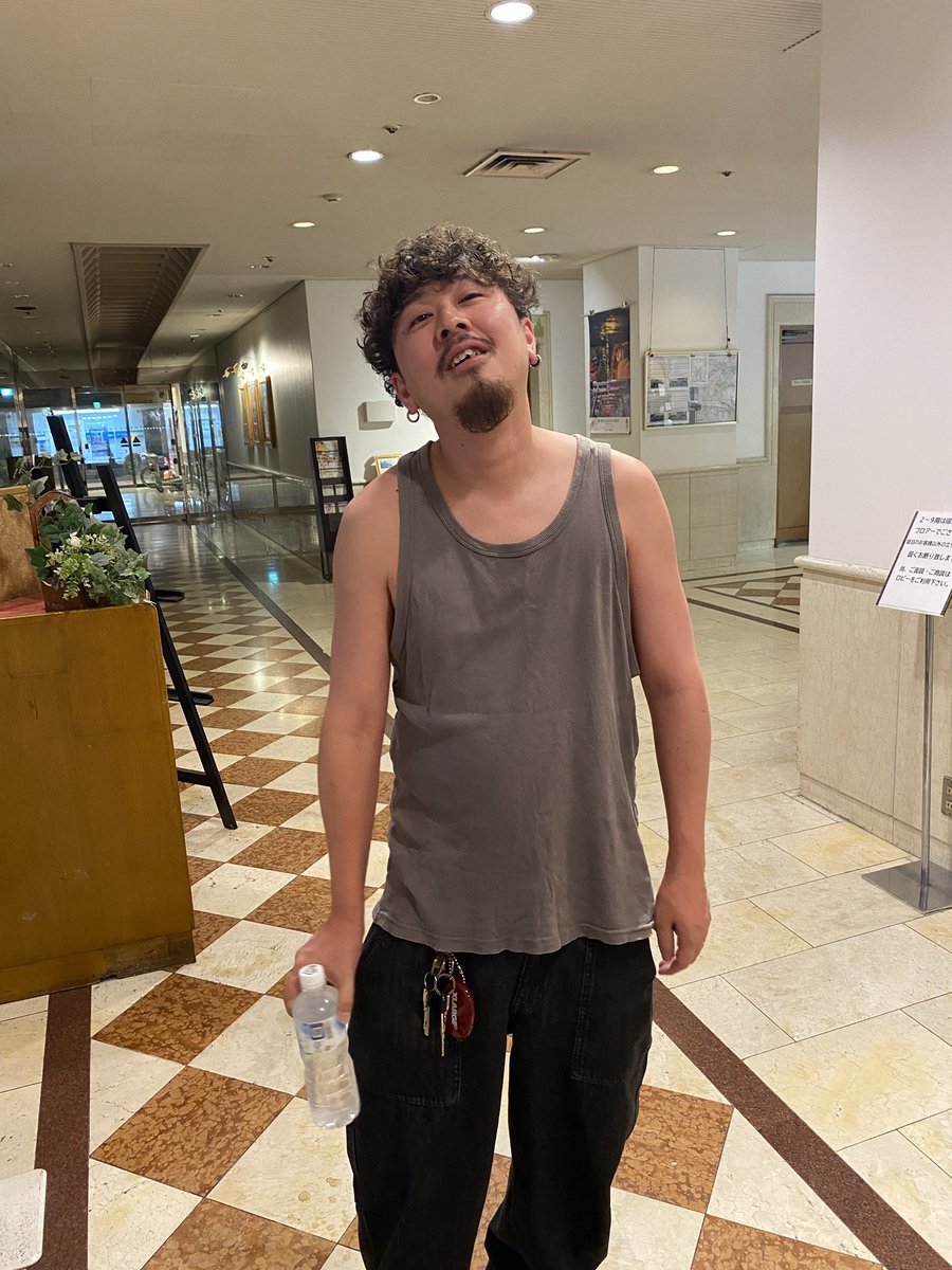 口喧嘩祭ありがとうございました！
岐阜で撮った唯一の写真が
ベロベロのシャモさんだけでした！😂
楽しすぎた