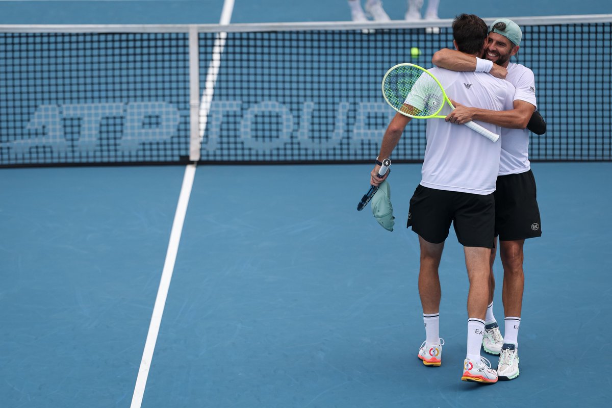 ItaliaTeam_it's tweet image. PRESIDENZIALI 🙌
Bolelli e Vavassori conquistano anche Washingtoooooooooon! 🤩
Il cemento dell'ATP 500 statunitense consegna a Simo e Andre il quarto titolo stagionale...
E il settimo trofeo vinto insieme! 🎾🏆
✨ Un doppio da sognoooooooo ✨
#ItaliaTeam @federtennis