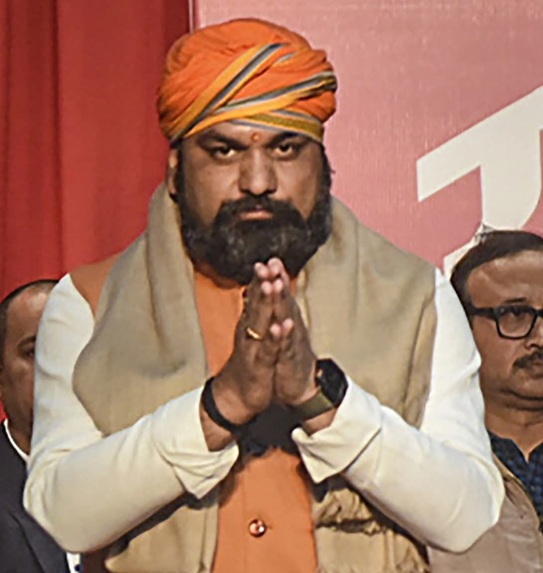 pritidevi_sp's tweet image. भाजपा से बिहार के माननीय उपमुख्यमंत्री सम्राट चौधरी जी सातवीं तक पढ़े हुए हैं। भाजपा नेताओं और उनके समर्थकों को तब भी शर्म नहीं आती तेजस्वी यादव को नौवीं फेल कहने में.
और उनके आका खुद BA फेल हो