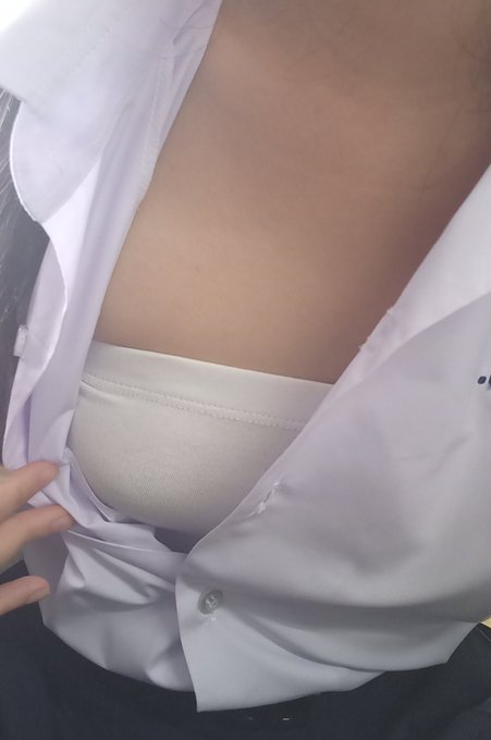 せっかくだからついったー動かしてみたりして  #うらあか女子 #自撮り界隈