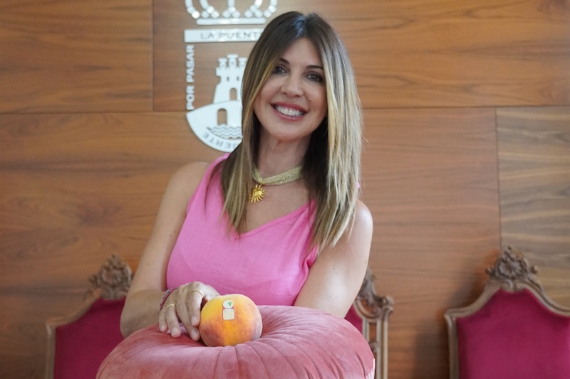 REVISTA F&H (@revistafyh) on Twitter photo La #IGP <a href="/MelocotonDCieza/">IGP Melocotón de Cieza</a> presenta su nueva campaña
Bajo el lema “Compartimos lo más único que tenemos”, la IGP <a href="/MelocotonDCieza/">IGP Melocotón de Cieza</a> continúa la campaña con un lema que busca seguir construyendo el reconocimiento nacional del melocotón de #Cieza.
fyh.es/la-igp-melocot… 🔝🔝🔝🔝🔝🔝 La #IGP <a href="/MelocotonDCieza/">IGP Melocotón de Cieza</a> presenta su nueva campaña
Bajo el lema “Compartimos lo más único que tenemos”, la IGP <a href="/MelocotonDCieza/">IGP Melocotón de Cieza</a> continúa la campaña con un lema que busca seguir construyendo el reconocimiento nacional del melocotón de #Cieza.
fyh.es/la-igp-melocot… 🔝🔝🔝🔝🔝🔝