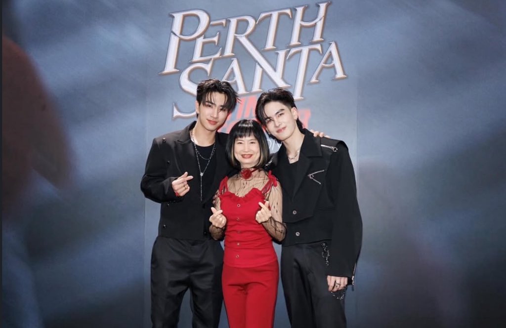 smile_ppe's tweet image. ครอบครัว🖤🤍 
#PerthSanta #เพิร์ธแซนต้า