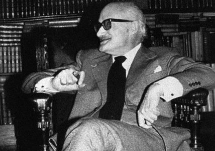 ScempioDelMondo's tweet image. La tirannia è matura quando non ha più bisogno dell'esecuzione del proprio nemico.
Nicolás Gómez Dávila
Escolios a un texto implícito
