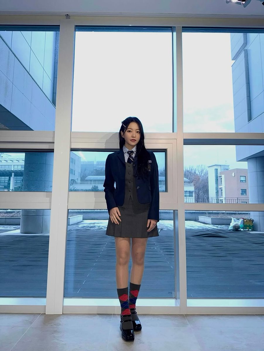 yerivese's tweet image. BAEK JENNA THE QUEEN OF THE SCHOOL 🥰