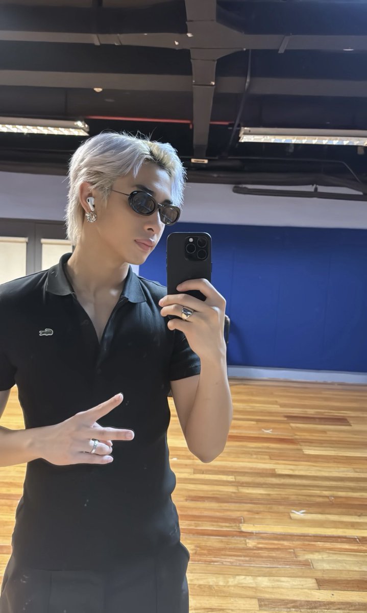 hesayaaa's tweet image. We love a Clayver update 

@BGYO_Mikki 
#BGYO @bgyo_ph
