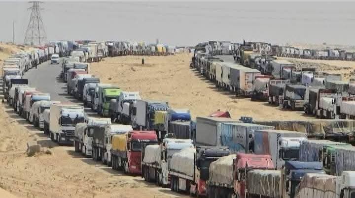 🔻Isa Barrajón (@isa_barrajon) on Twitter photo Miles de camiones con ayuda humanitaria esperan tras la frontera de Rafah. Este #genocidiopalestino
no solo interpela a sus ejecutores, también a sus cómplices y a quienes callan
"No hay tiempo para el mañana. No hay tiempo para el tiempo."
Mahmoud Darwish
📸 <a href="/Palestine001_/">Parwiz Hamidi _🇵🇸</a> Miles de camiones con ayuda humanitaria esperan tras la frontera de Rafah. Este #genocidiopalestino
no solo interpela a sus ejecutores, también a sus cómplices y a quienes callan
"No hay tiempo para el mañana. No hay tiempo para el tiempo."
Mahmoud Darwish
📸 <a href="/Palestine001_/">Parwiz Hamidi _🇵🇸</a>