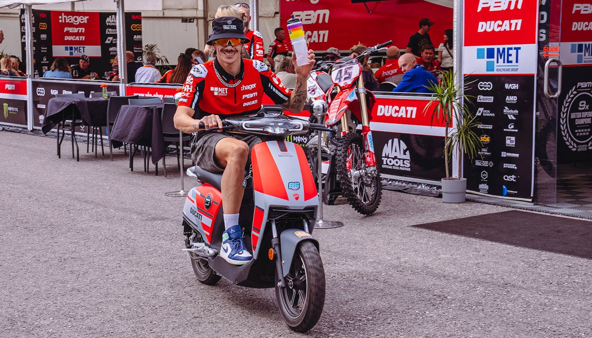 vmotosocouk's tweet image. All smiles from Scott Redding who's back to winning ways with the @pbm_team, scoring a third, second, and first place finish at the weekend, where he was crowned the Monster Energy King of Brands! 

#ScottRedding #Vmoto #VmotoCUx