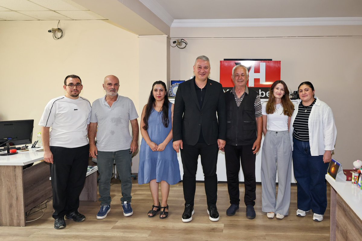 Şehrimizin köklü basın kuruluşlarından Sakarya Yenihaber ve Sakarya Yenigün gazetelerini ziyaret ettik, Serdivan’ımıza dair projelerimizi paylaştık.

Gazetelerin İmtiyaz Sahibi Halil İbrahim Balcı, Yayın Müdürleri Birsen Kır ve Müjdat Çetin ile kıymetli ekip arkadaşlarına