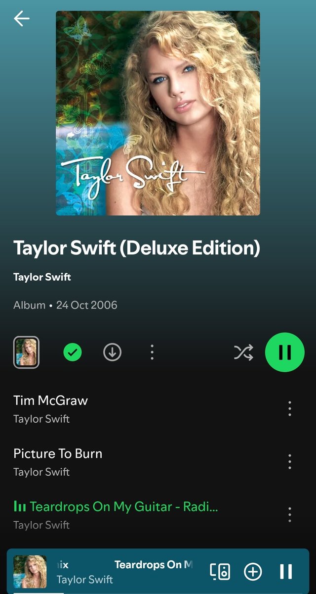 Moonlightswift9's tweet image. If you have good taste in music, you&apos;d absolutely love Debut,  the album perfectly captures the essence of teenage life. 😭😭