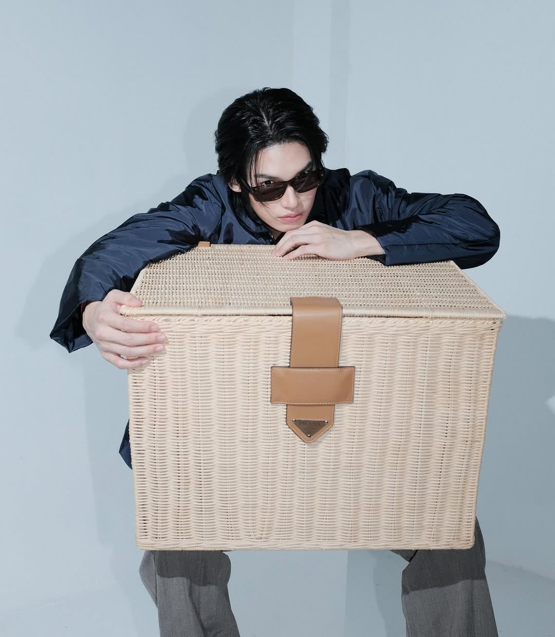 PRADA 2023年モデル プラダ 胸にロゴ入り ロングプリーツ ワンピース prada - Search / X