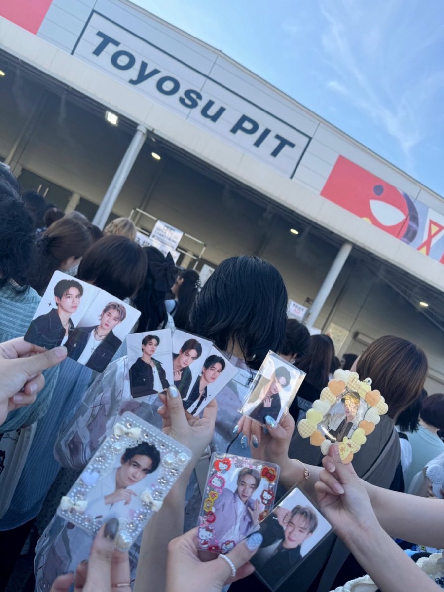 menmachao's tweet image. みゅじこん楽しかった~🩵♡
お酒とご飯と語りとライブの２日間最高でした!
一緒にいてくれた子もれなく全員様子がおかしくて大好き🫶🏻💘