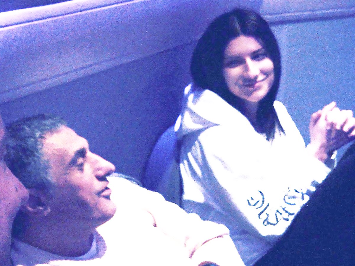 Ciao Celso 🤍 RIP

Celso Valli mi ha accompagnata con il suo talento di musicista e produttore per molti anni. 
Avete ascoltato tantissime mie canzoni arrangiate e suonate da lui, alcune delle quali sono diventate colonne sonore della vostra e della mia vita.
La notizia della sua