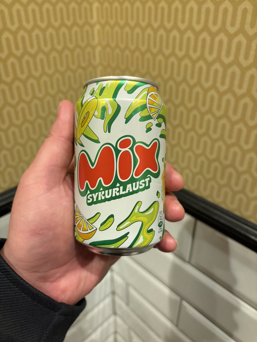 enn einu sinni er litið framhjá snilldarhugmyndum starkaðar péturssonar. mix max er mikið betri titill en 
þetta ófrumlega hnoð