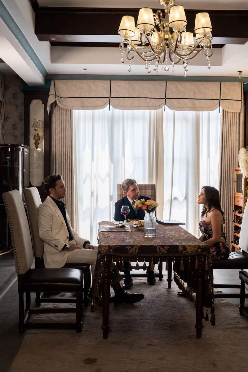 izhejiang's tweet photo. At a European-style restaurant in #Dongyang's #Hengdian World Studios, a media company filmed its first original overseas #microdrama — targeting North America. With fiery standoffs and global flair, this local production is going international. 🎬 https://t.co/RRjrs9f5qi
