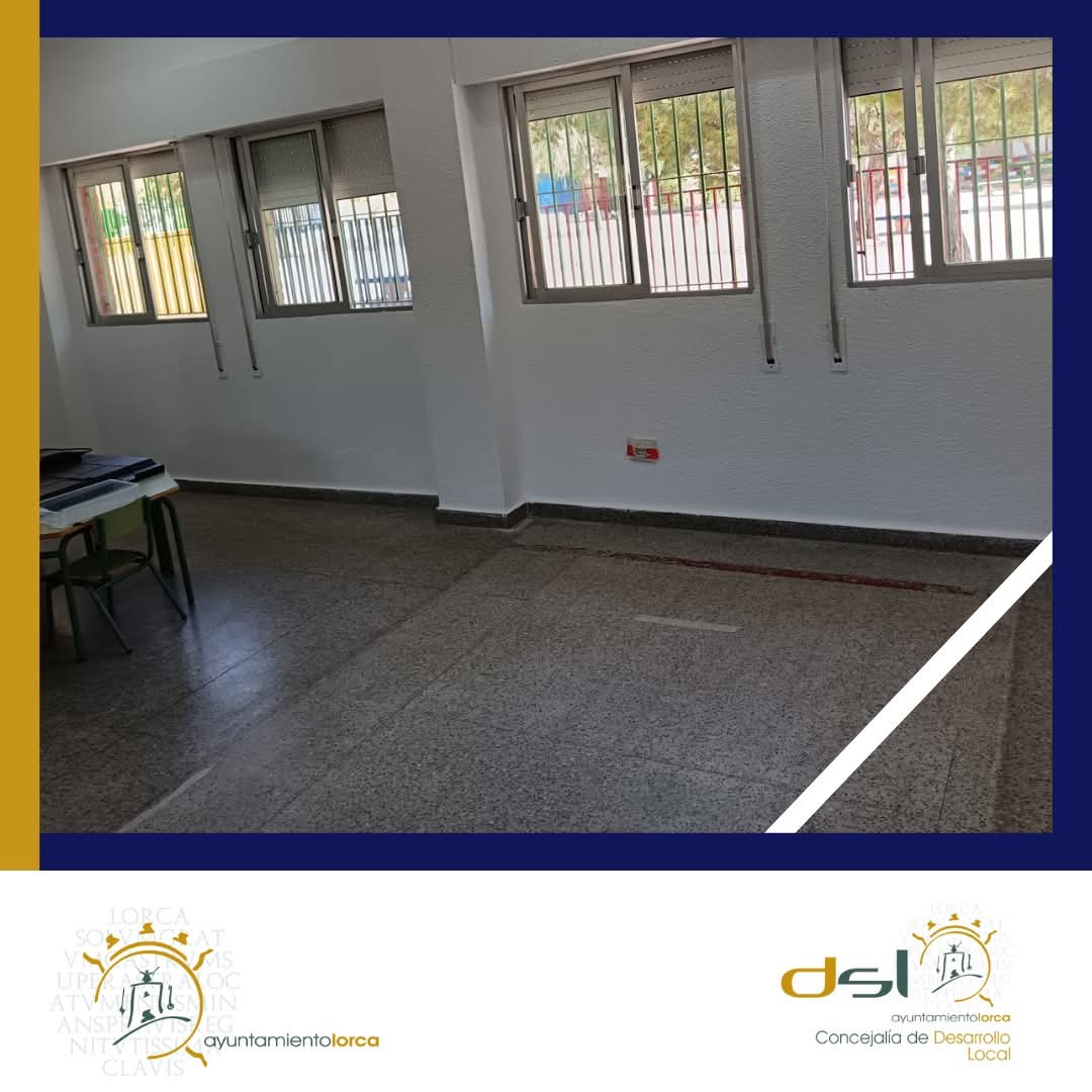 🎨 Comprometidos con el empleo y la mejora de los espacios educativos 👷‍♀️

Los alumnos del Programa Experiencial Omega de Empleo ha llevado a cabo labores de pintura en el 🏫 Colegio Juan González.

🤝 Formación, empleo y servicio público unidos