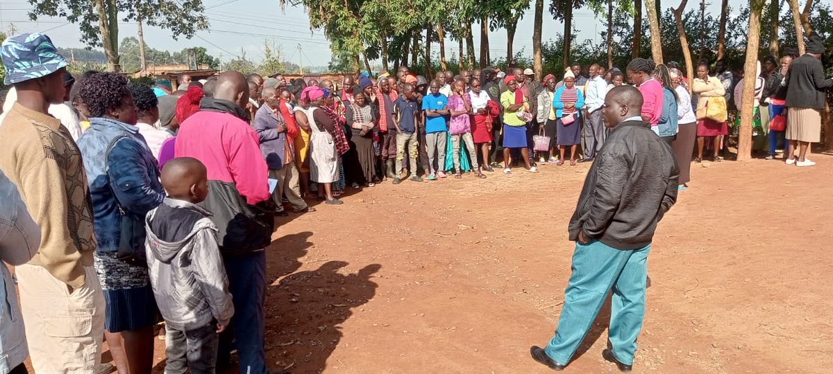 Honcalebamisi's tweet image. There is bursary issuance ongoing in saboti today . Mainly for day schools and boarding secondary schools . 

I urge all applicants to check with their respective village to village stations across all corners of saboti constituency.

 For university and colleges, it shall be…