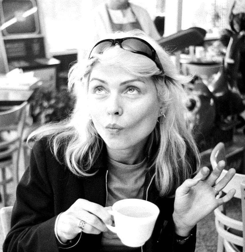 Sunday_Shining_'s tweet image. &quot;I&apos;ll have a cup of tea 
and tell you of my dreaming
Dreaming is free&quot;