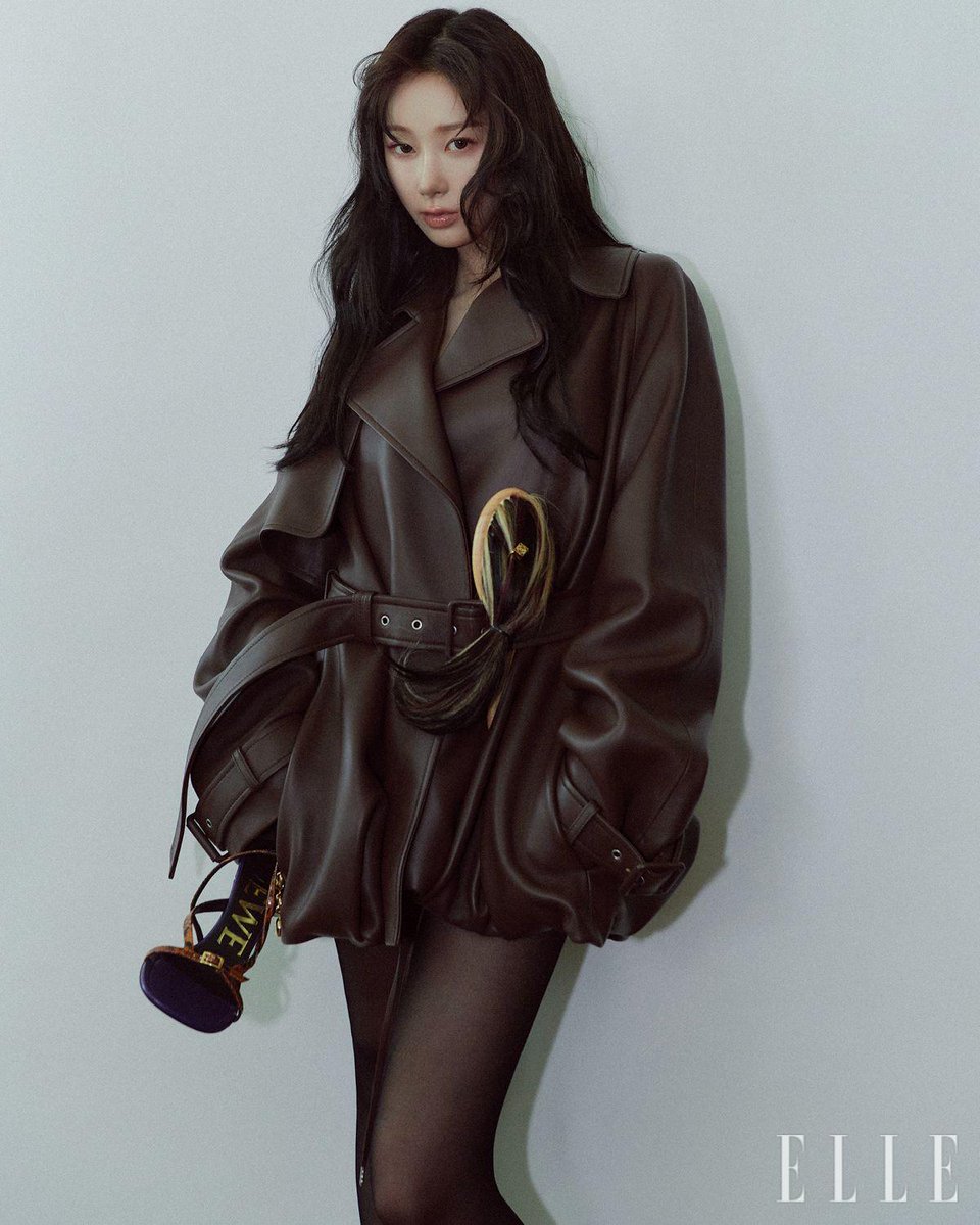 aeriminded's tweet image. #GISELLE x LOEWE for ELLE Korea august issue (2)