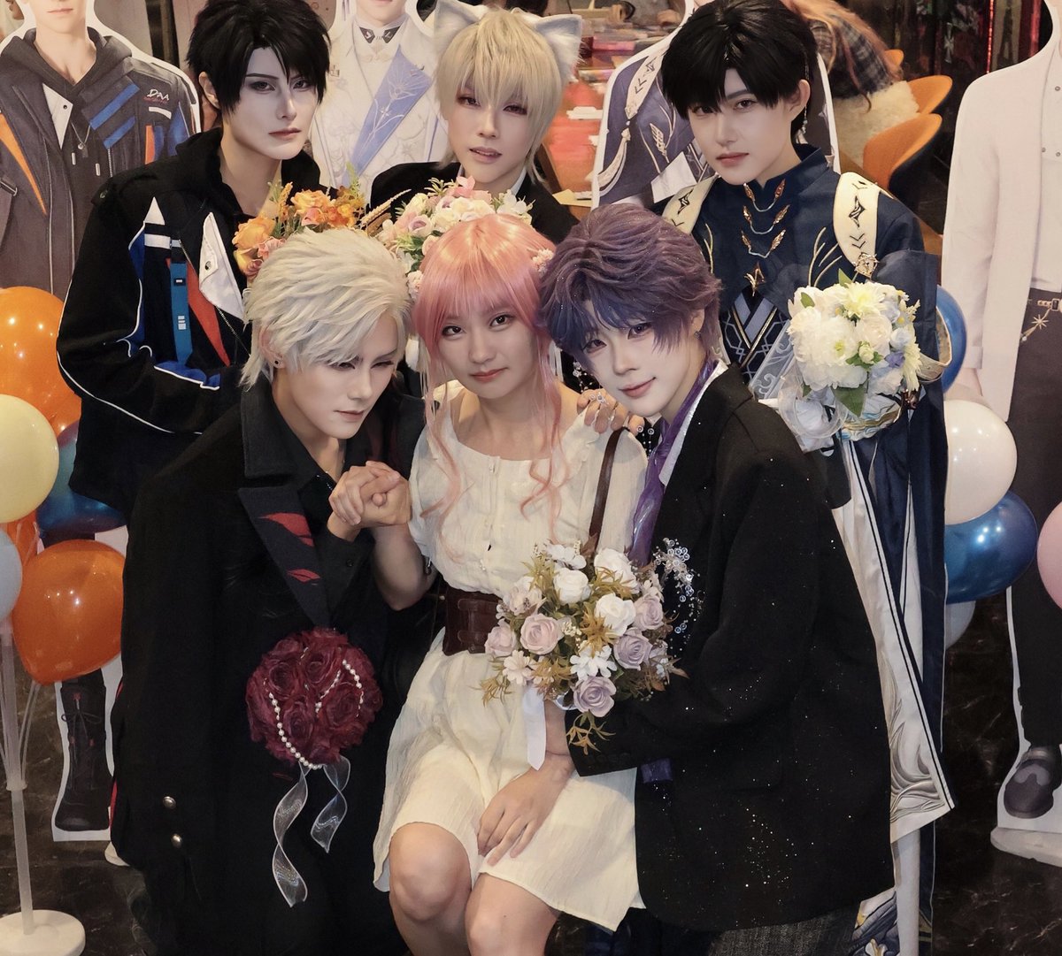 恋と深空onlyイベント中の囲まれた一枚📷

コスプレ屋女子5人かっこいい💕

#恋と深空 #LoveandDeepspace #恋与深空