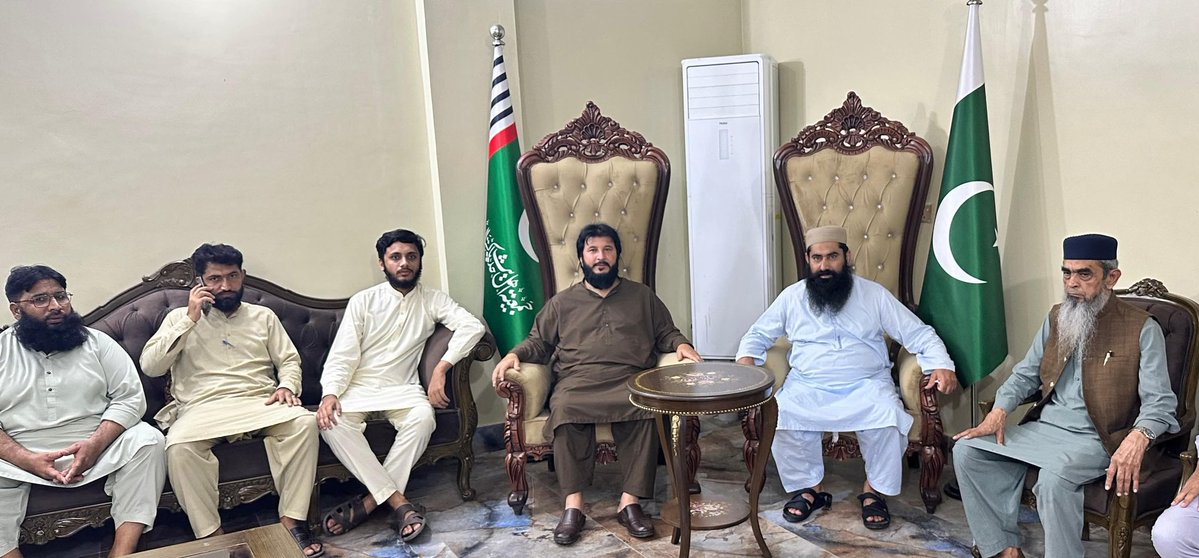 hishamelahi's tweet image. جمعیت اہلحدیث پاکستان کے  ناظم اعلی کا جمعیت  اہلحدیث پاکستان کے سیکریٹریٹ کا دورہ کوارڈینیٹر حکیم شفیق صاحب اور حاجی ریاض صاحب نے پرتپاک  استقبال کیا ناظم اعلی نے  جمعیت کے دفتری عملے سے فردا فردا ملاقات کی اور بہترین کارکردگی پر شاباش بھی دی