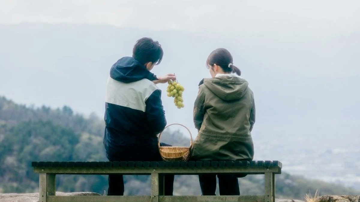 Maravillosa miniserie, la premisa me gusto bastante, una historia con giros muy buenos, la version coreana no la vi, pero la de Japon es fantastica y con 6 capitulos menos, resulta ser satisfactoria y sientes como te quitas un peso de encima al igual que su protagonista.