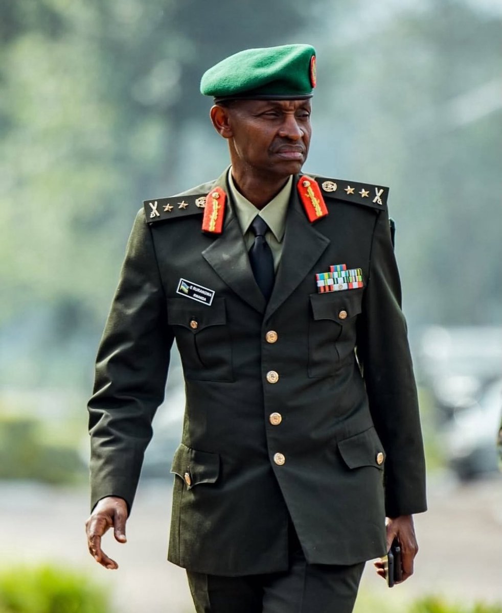 genBitero's tweet image. Chief of Staff of the Military Health Services (MHS COS) 🇷🇼

Guess his Names?