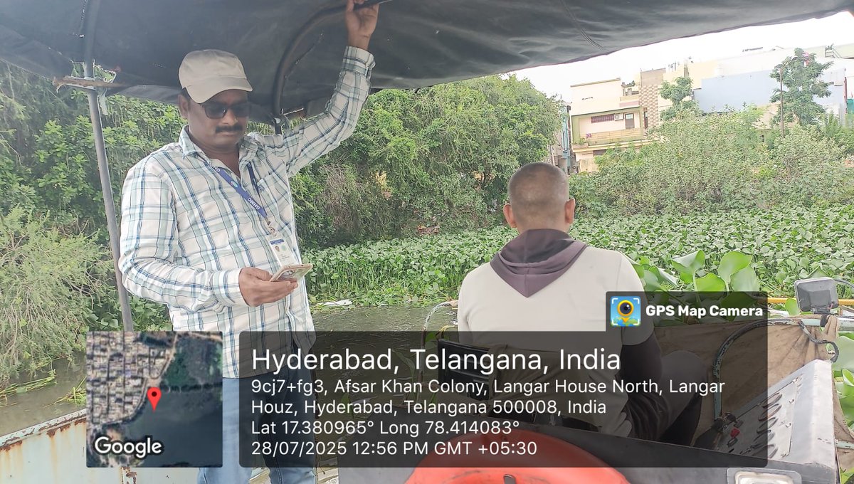 SrEntomologist's tweet photo. Today Monitoring FTC machine work for removal of Water hyacinth in Hudapark lake, Golkonda Division Karwan Circle Khairathabad Zone. https://t.co/sUmlrqxmCZ