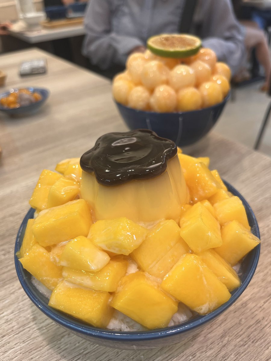 RISA_memesama's tweet image. 吃了放了很多芒果的刨冰🍧🥭💛