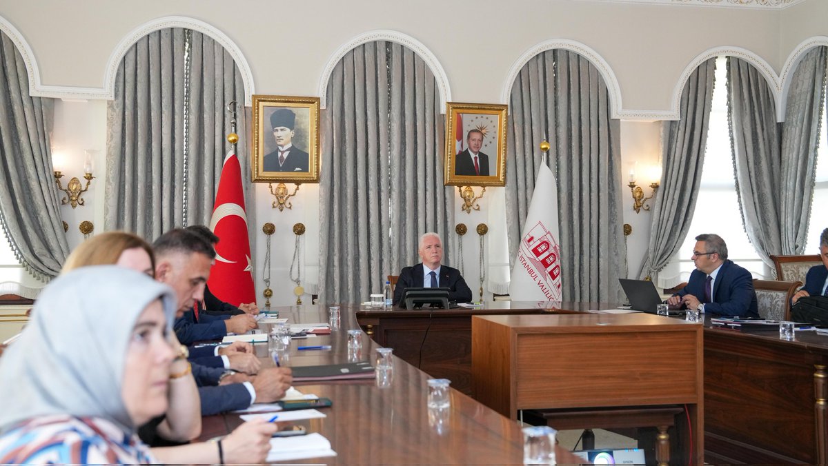 TC_istanbul's tweet image. Yatırım İzleme ve Koordinasyon Başkanlığı (YİKOB) tarafından yürütülmekte olan çalışmalara ilişkin haftalık değerlendirme toplantısı, Valimiz Davut Gül başkanlığında yapıldı.

@gul_davut

#İstanbul 🇹🇷
