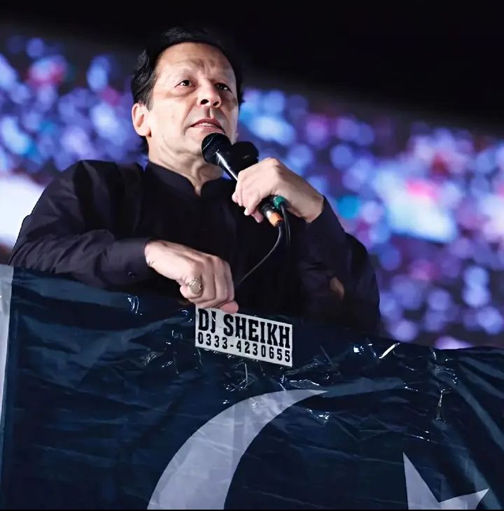 5 اگست ۔🚨🚨

یہ ہے حقیقی آزادی کی جنگ ،ظلم جابر نظام کے خلاف قوم کا عظیم الشان قیام —— یہ جنگ ہر پاکستانی کے مستقبل کی جنگ جہاں انصاف اور عزت کا بول بالا ہو! ظالموں کے تخت کو للکارو—— یہ جنگ عمران خان کی جنگ نہیں پوری قوم کی جنگ ہے ۔!!