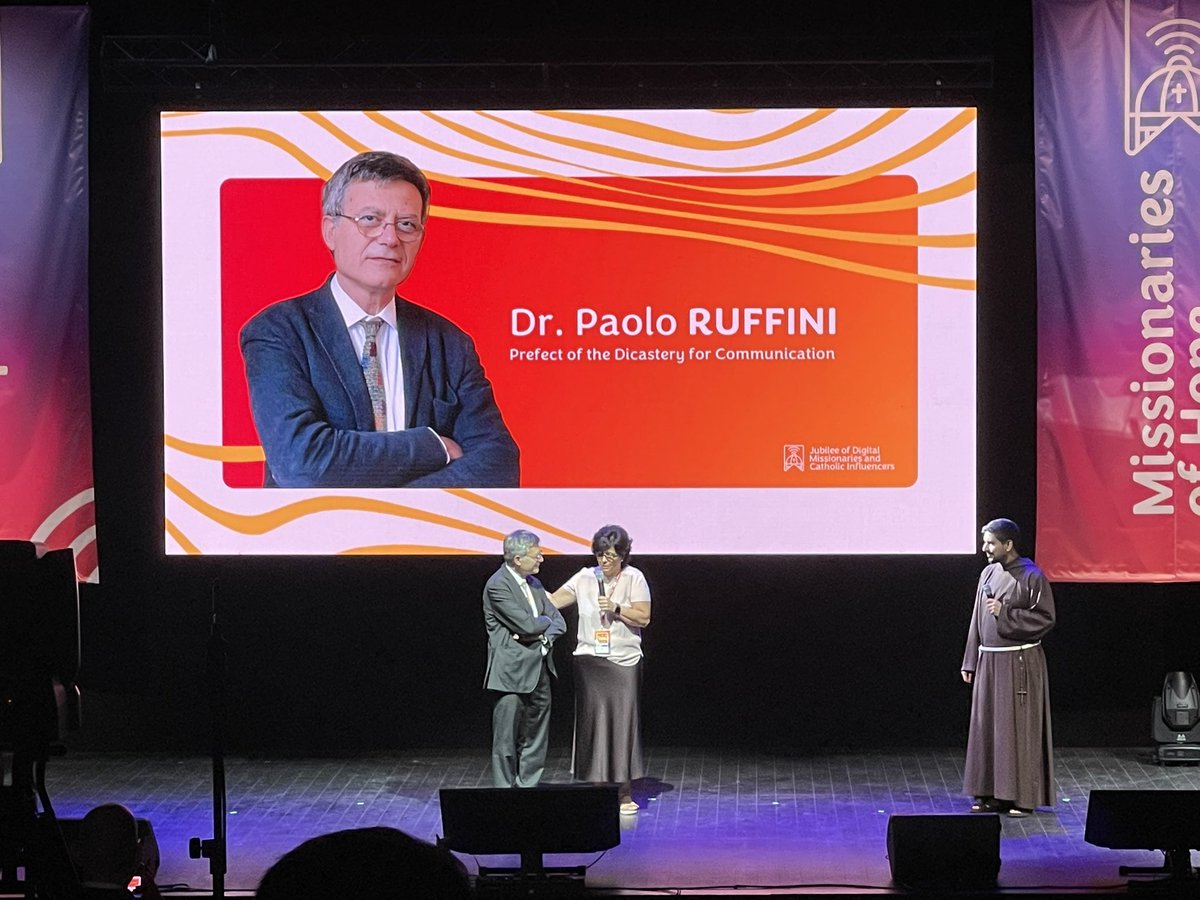𝗚𝗶𝘂𝗯𝗶𝗹𝗲𝗼 𝗱𝗲𝗶 𝗠𝗶𝘀𝘀𝗶𝗼𝗻𝗮𝗿𝗶 𝗱𝗶𝗴𝗶𝘁𝗮𝗹𝗶 𝗲 𝗜𝗻𝗳𝗹𝘂𝗲𝗻𝗰𝗲𝗿 𝗰𝗮𝘁𝘁𝗼𝗹𝗶𝗰𝗶 
Paolo Ruffini: la Chiesa è una rete di persone e non di algoritmi che diventano una cosa sola nel battesimo. Non siamo qui per misurare la diffusione dei nostri brand ma per