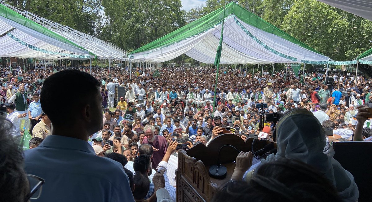 1JKPDP's tweet photo. To the people of Kashmir, you didn’t just show up, you surpassed every expectation.
To those who said “PDP is dead” or asked “Where is PDP?”, today was a resounding slap to their faces.
You didn’t speak, but your presence said everything. You reminded everyone where the heartbeat of this land truly lies.
We are not just alive, we are rising, stronger, louder, and with the people behind us. THANK YOU KASHMIR💚
@MehboobaMufti
