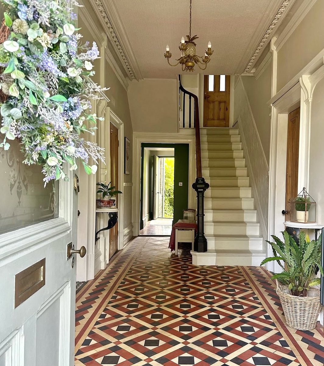 I lovely house decorated in the style of Beatrix Potter, English writer and illustrator, who was born on this day 28th July 1866. I would love to live here!