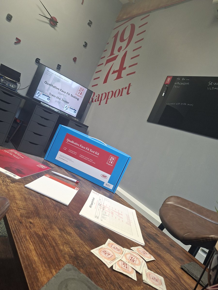 1974rapport's tweet image. Happy monday peeps

#facefit
#training
#fit2fit 
#loveyourlungs