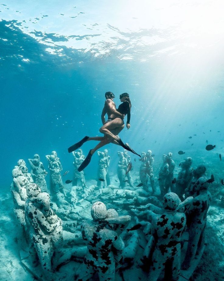 ResilienceOfMan's tweet image. The deep, dark truths about women.
Women will always run circles around you until you internalize these 20 facts:
1. The Man with the most s*xual influence over her is her leader: